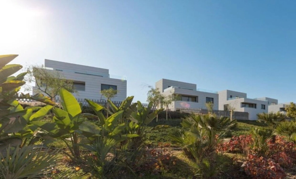 Club Side 133m & 137m Al Burouj